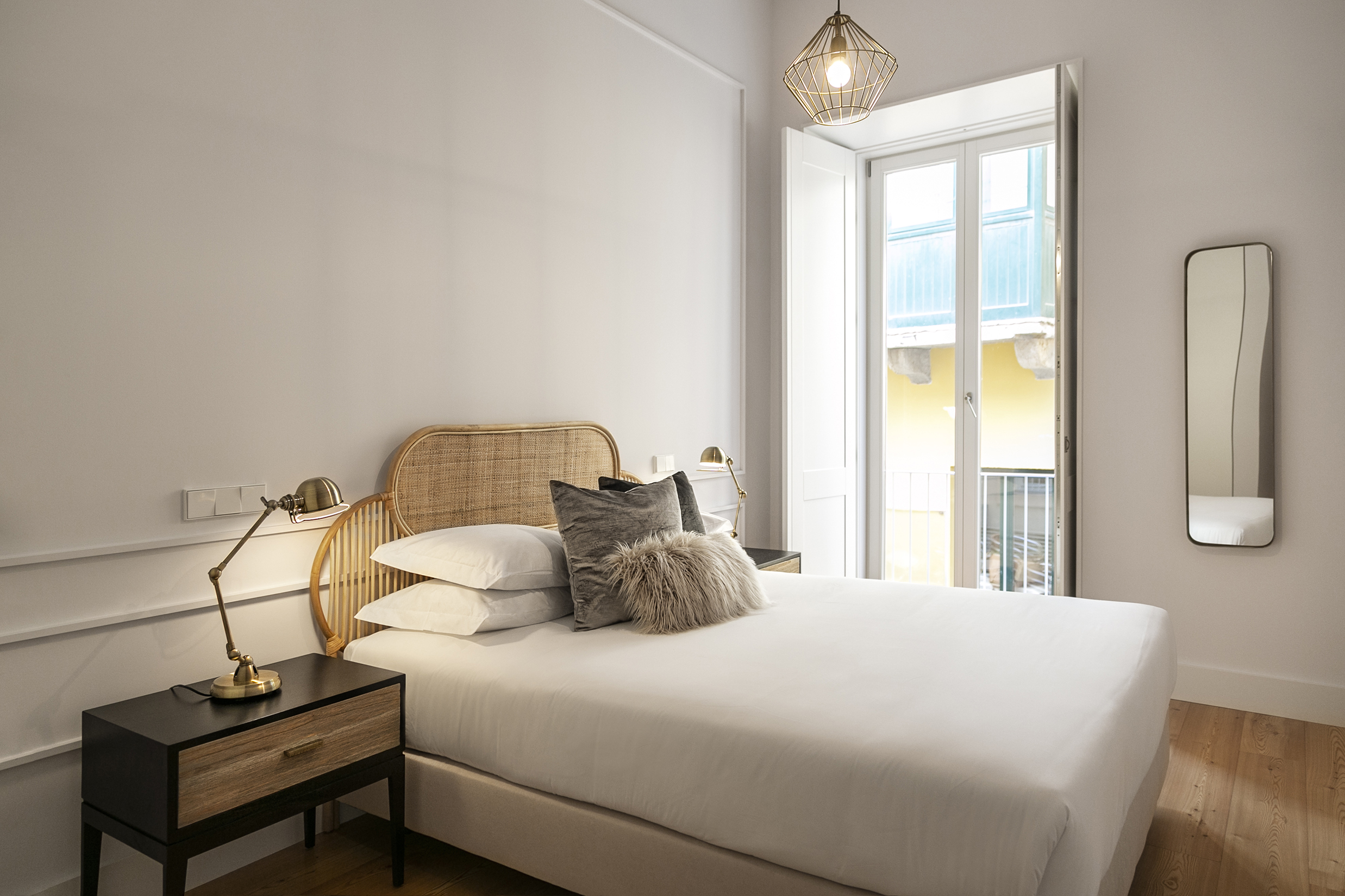 Staging-factory-unique-chiado-1E-12